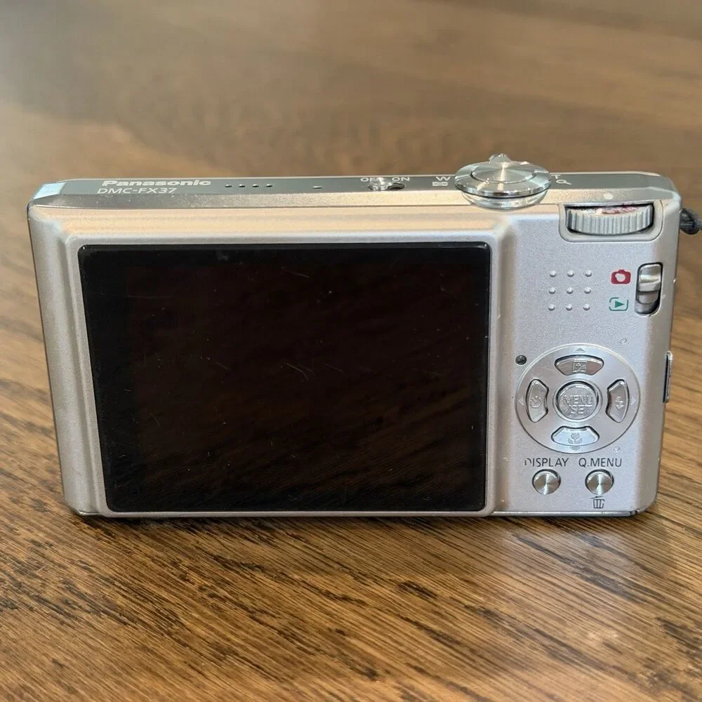 Panasonic Lumix DMC FX37 Silver Camera Box Bundle Battery Charger SD card TESTED